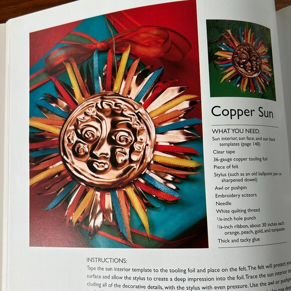 THE ART-FULL TREE: ORNAMENTS TO MAKE paperback book - Picture 4 of 9